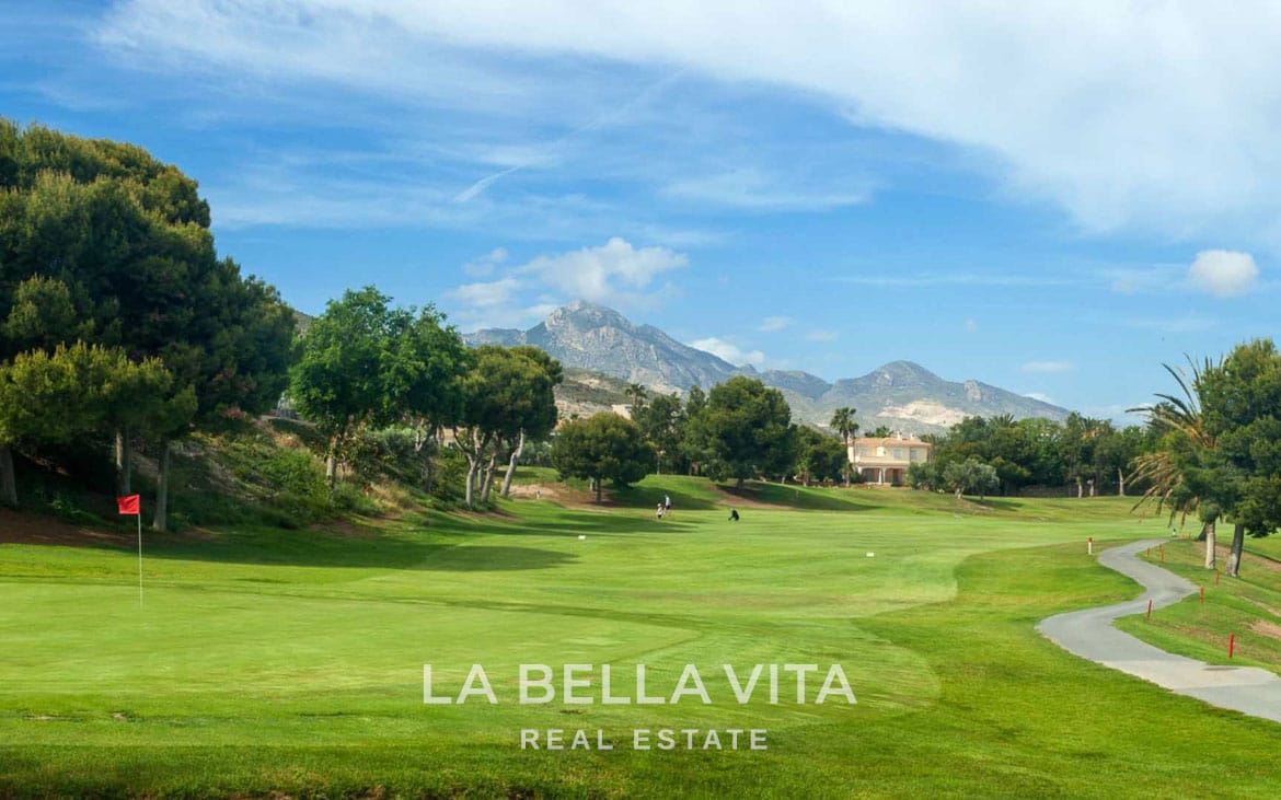 New Build Villas with golf and sea views for sale on Bonalba Golf Course in Muchamiel, Alicante, Spain