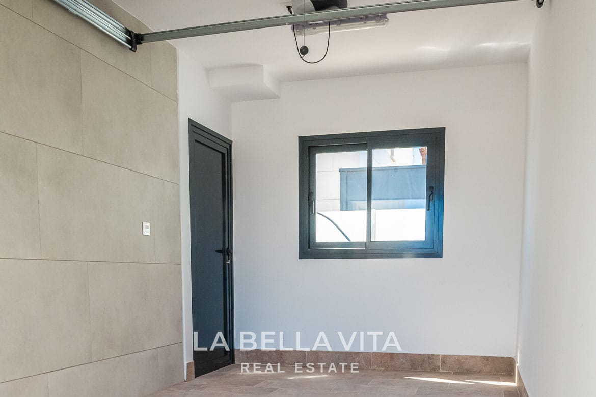 Contemporary New Build Villas with Private Pool and Garage for sale in Los Alcazares, Murcia