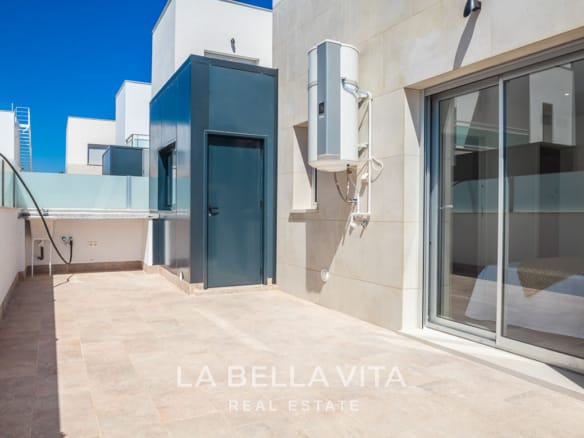 Contemporary New Build Villas with Private Pool and Garage for sale in Los Alcazares, Murcia