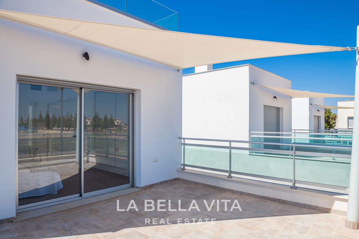 Contemporary New Build Villas with Private Pool and Garage for sale in Los Alcazares, Murcia