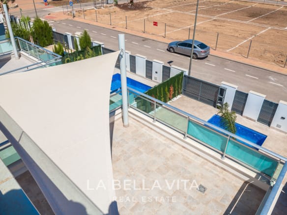 Contemporary New Build Villas with Private Pool and Garage for sale in Los Alcazares, Murcia