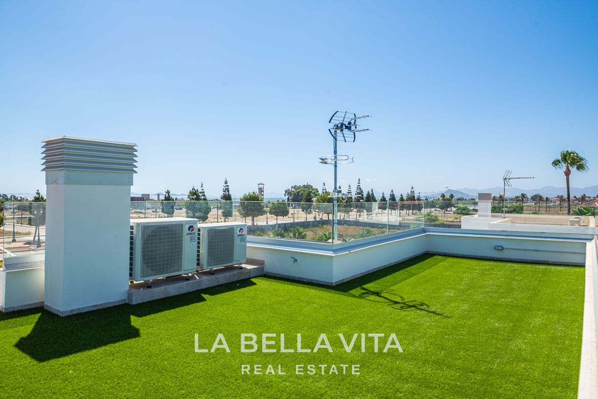 Contemporary New Build Villas with Private Pool and Garage for sale in Los Alcazares, Murcia