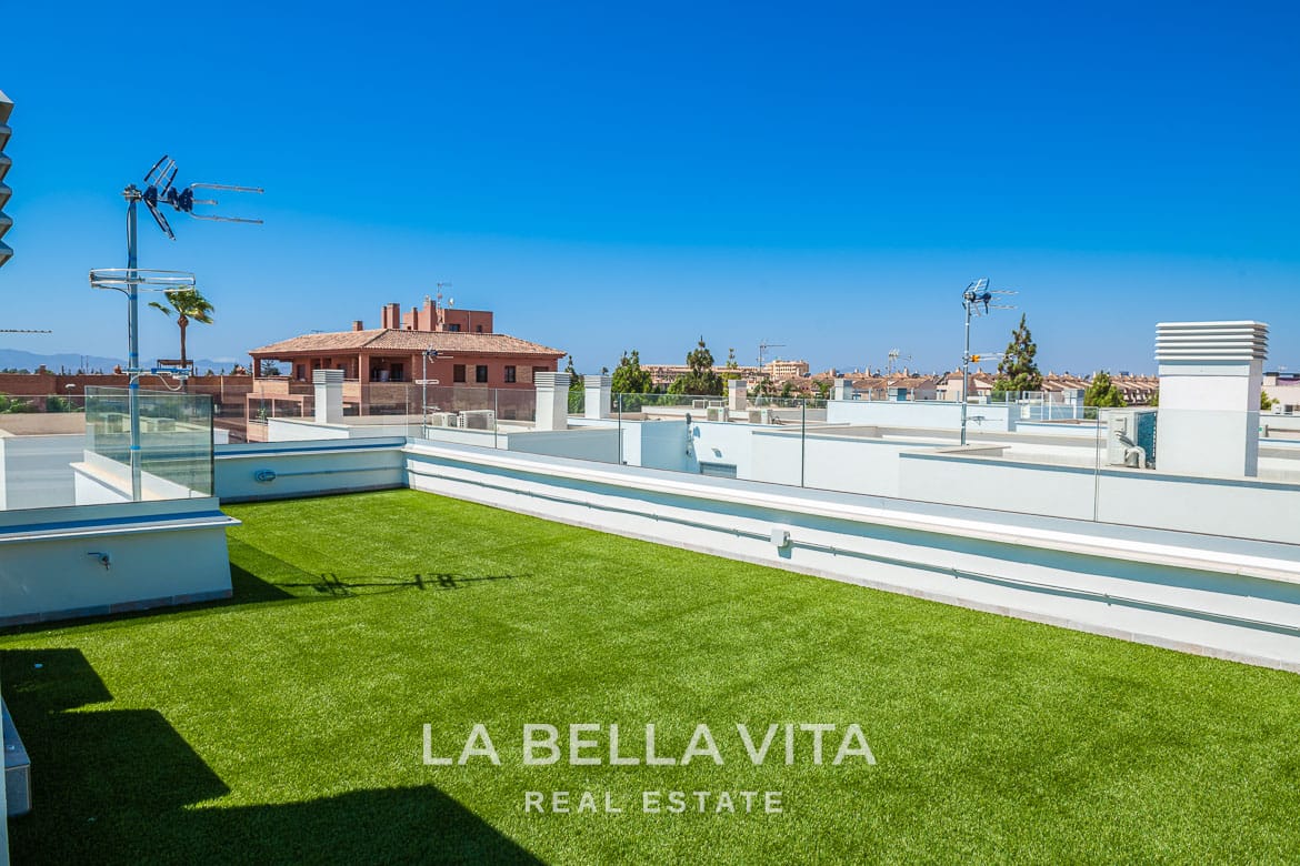 Contemporary New Build Villas with Private Pool and Garage for sale in Los Alcazares, Murcia