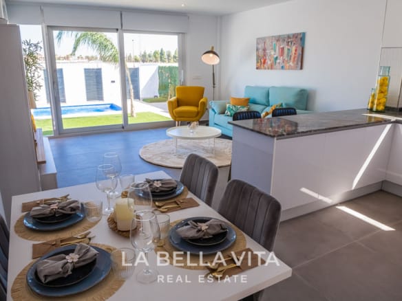 Contemporary New Build Villas with Private Pool and Garage for sale in Los Alcazares, Murcia