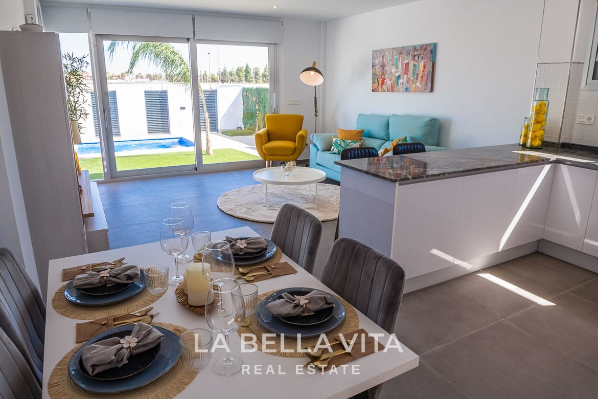 Contemporary New Build Villas with Private Pool and Garage for sale in Los Alcazares, Murcia