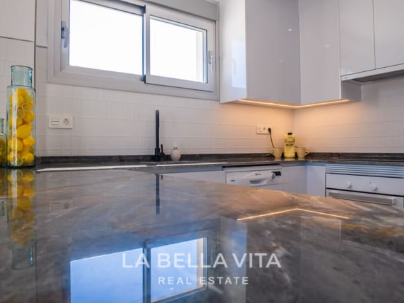 Contemporary New Build Villas with Private Pool and Garage for sale in Los Alcazares, Murcia