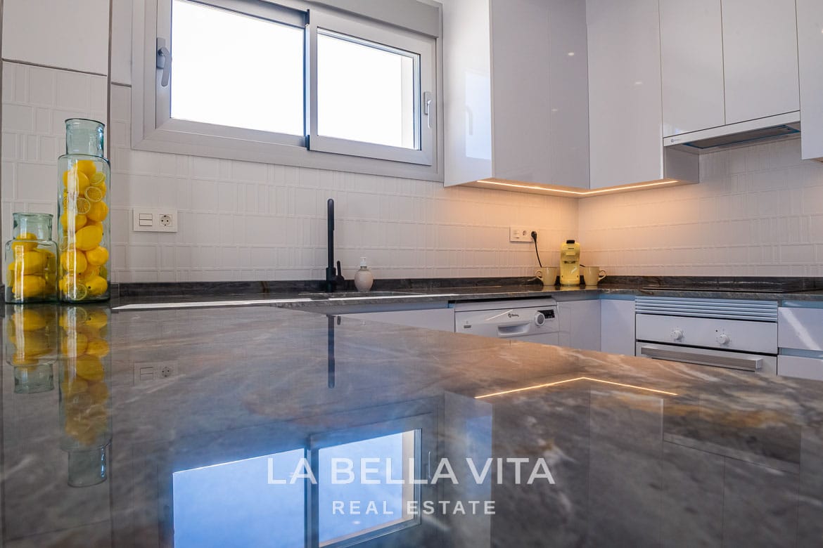 Contemporary New Build Villas with Private Pool and Garage for sale in Los Alcazares, Murcia