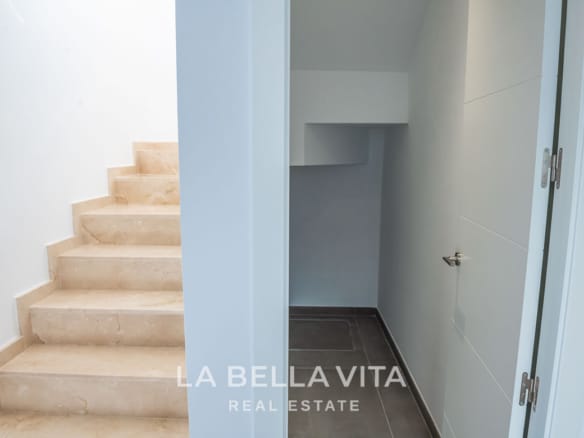 Contemporary New Build Villas with Private Pool and Garage for sale in Los Alcazares, Murcia