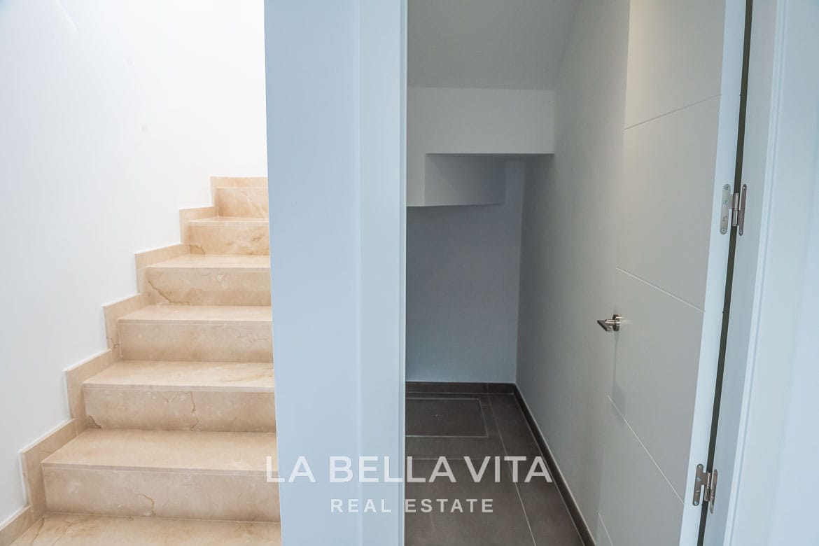 Contemporary New Build Villas with Private Pool and Garage for sale in Los Alcazares, Murcia