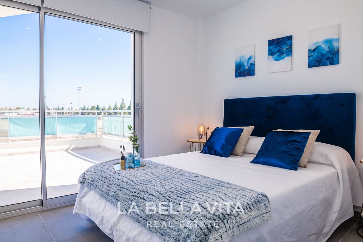 Contemporary New Build Villas with Private Pool and Garage for sale in Los Alcazares, Murcia