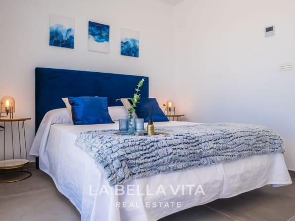 Contemporary New Build Villas with Private Pool and Garage for sale in Los Alcazares, Murcia