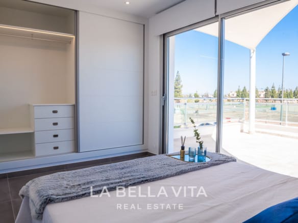 Contemporary New Build Villas with Private Pool and Garage for sale in Los Alcazares, Murcia