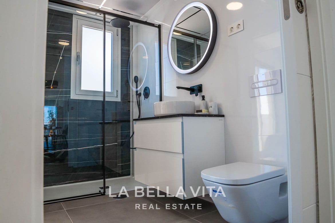 Contemporary New Build Villas with Private Pool and Garage for sale in Los Alcazares, Murcia