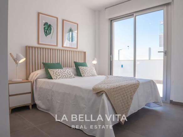 Contemporary New Build Villas with Private Pool and Garage for sale in Los Alcazares, Murcia