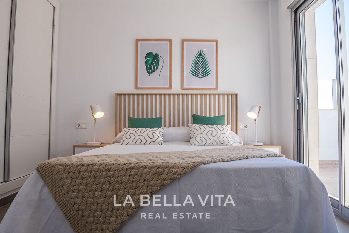 Contemporary New Build Villas with Private Pool and Garage for sale in Los Alcazares, Murcia