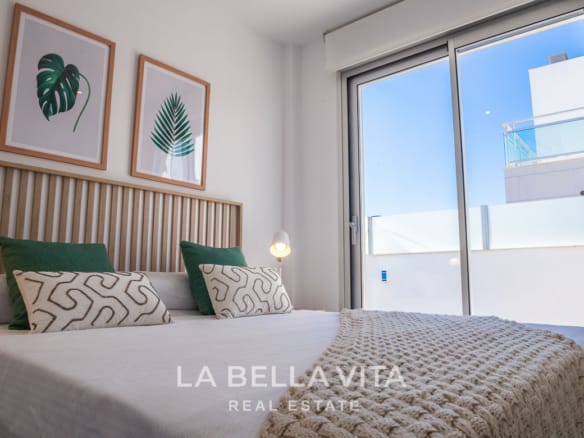 Contemporary New Build Villas with Private Pool and Garage for sale in Los Alcazares, Murcia