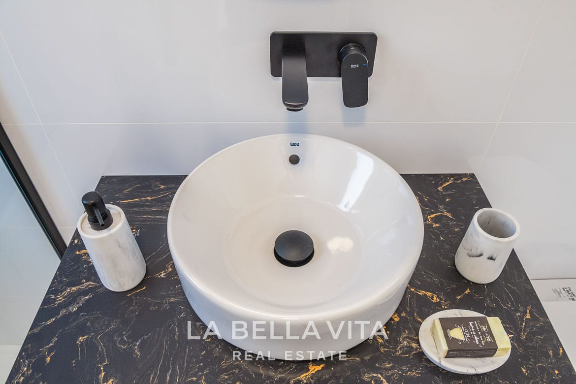 Contemporary New Build Villas with Private Pool and Garage for sale in Los Alcazares, Murcia