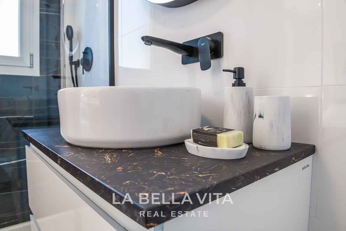 Contemporary New Build Villas with Private Pool and Garage for sale in Los Alcazares, Murcia