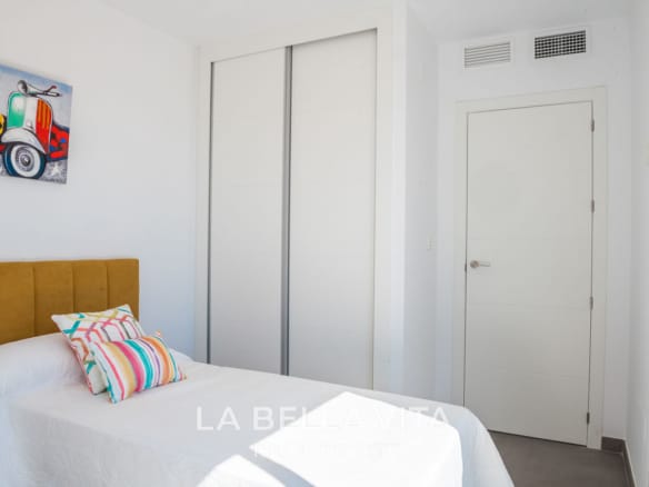 Contemporary New Build Villas with Private Pool and Garage for sale in Los Alcazares, Murcia