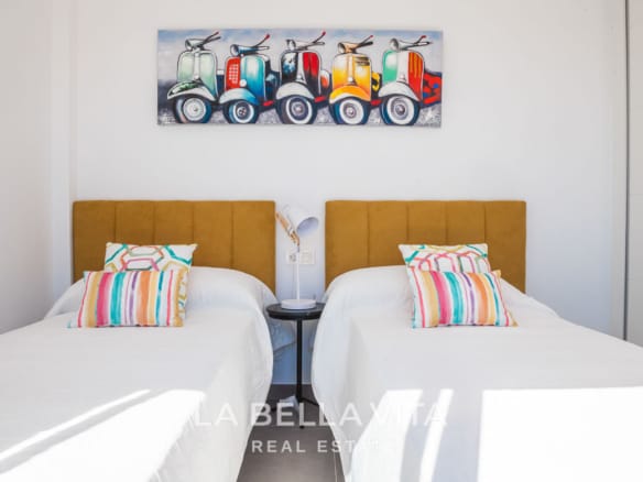 Contemporary New Build Villas with Private Pool and Garage for sale in Los Alcazares, Murcia