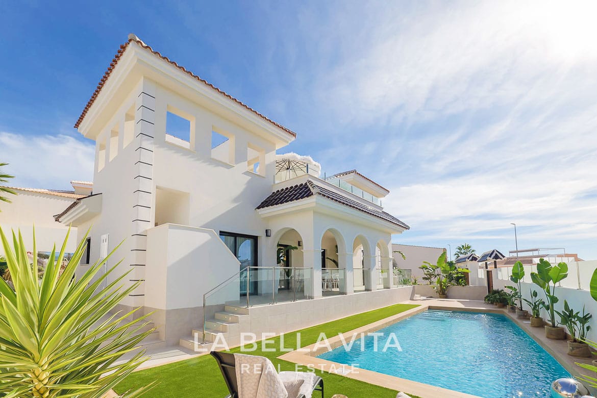 Elegant New Build Villa with Private Pool for Sale in Ciudad Quesada, Alicante