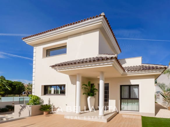 Elegant New Build Villa with Private Pool for Sale in Ciudad Quesada, Alicante