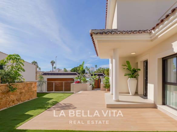 Elegant New Build Villa with Private Pool for Sale in Ciudad Quesada, Alicante
