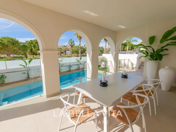 Elegant New Build Villa with Private Pool for Sale in Ciudad Quesada, Alicante