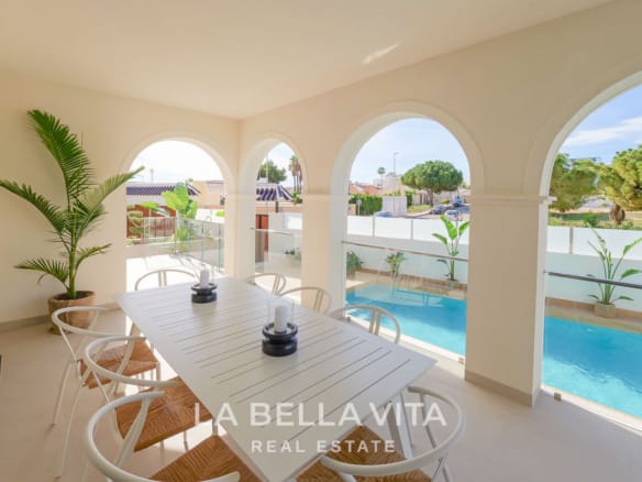 Elegant New Build Villa with Private Pool for Sale in Ciudad Quesada, Alicante