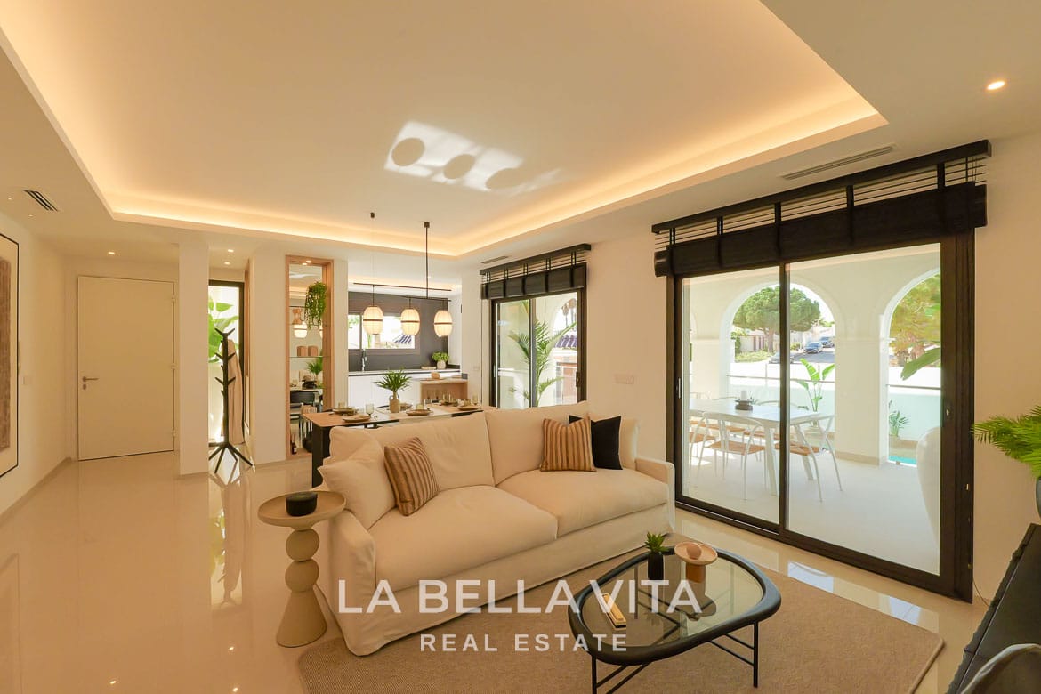 Elegant New Build Villa with Private Pool for Sale in Ciudad Quesada, Alicante