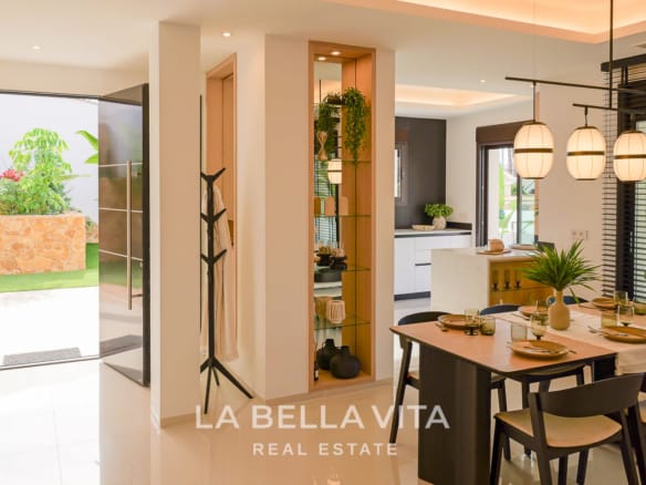 Elegant New Build Villa with Private Pool for Sale in Ciudad Quesada, Alicante