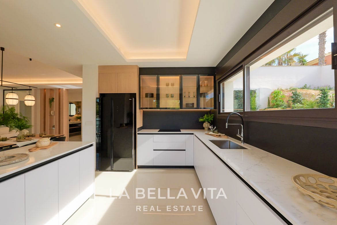 Elegant New Build Villa with Private Pool for Sale in Ciudad Quesada, Alicante