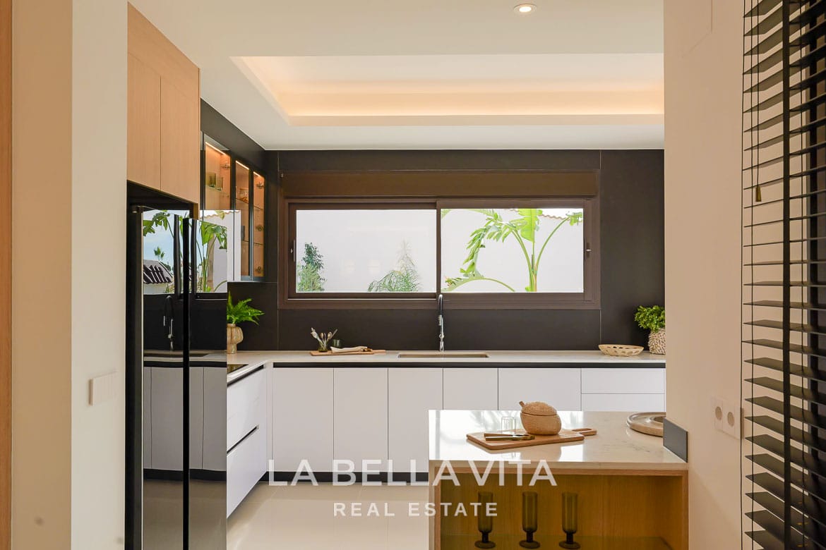 Elegant New Build Villa with Private Pool for Sale in Ciudad Quesada, Alicante