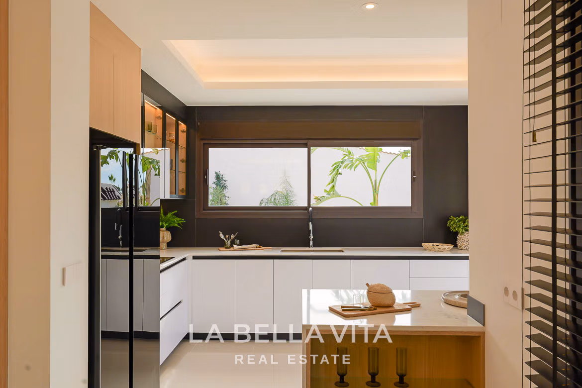 Elegant New Build Villa with Private Pool for Sale in Ciudad Quesada, Alicante