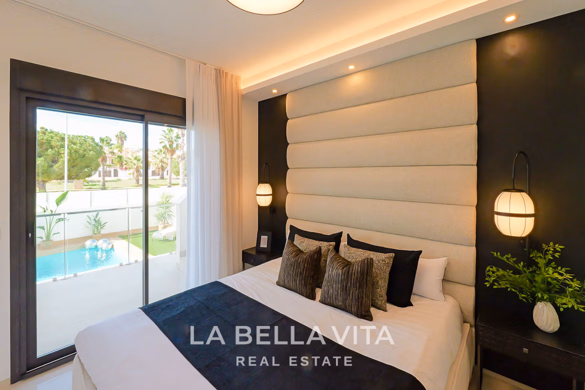 Elegant New Build Villa with Private Pool for Sale in Ciudad Quesada, Alicante