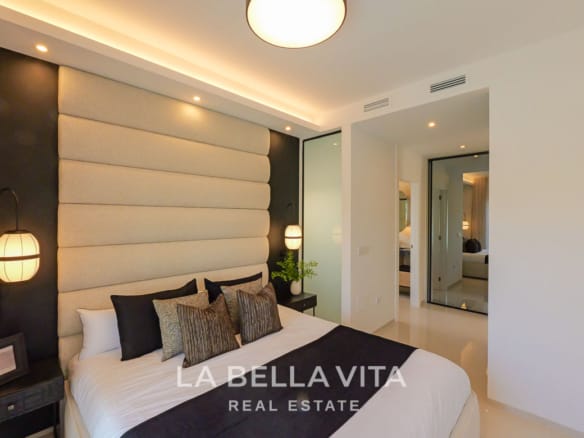 Elegant New Build Villa with Private Pool for Sale in Ciudad Quesada, Alicante