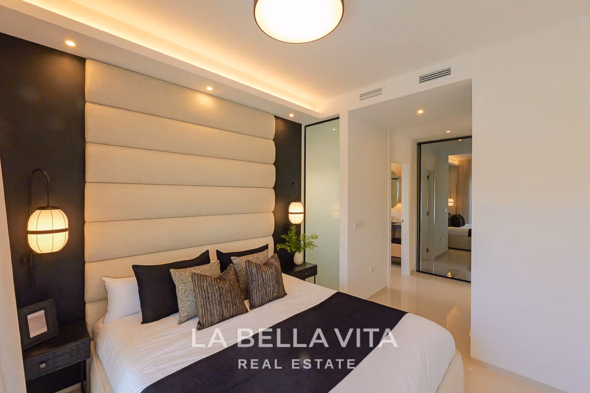 Elegant New Build Villa with Private Pool for Sale in Ciudad Quesada, Alicante