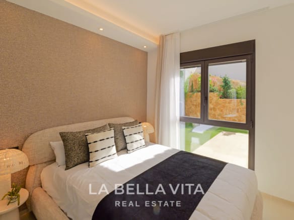 Elegant New Build Villa with Private Pool for Sale in Ciudad Quesada, Alicante