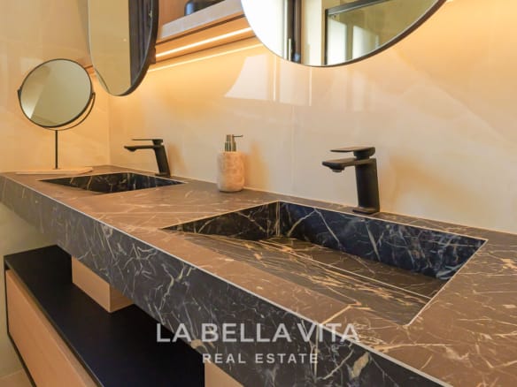 Elegant New Build Villa with Private Pool for Sale in Ciudad Quesada, Alicante