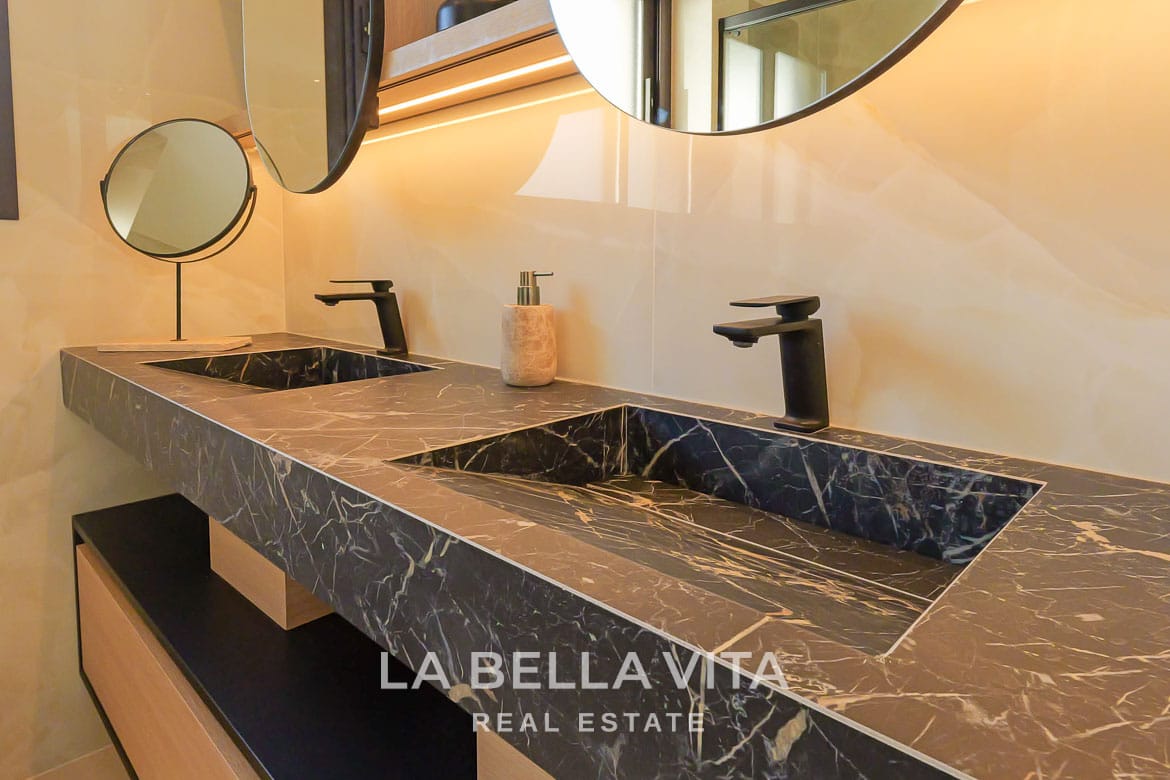 Elegant New Build Villa with Private Pool for Sale in Ciudad Quesada, Alicante