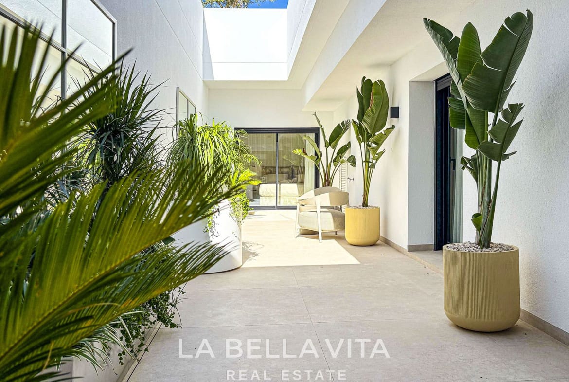 Key Ready Detached Villa with Views, Private Pool and Garage for sale in Ciudad Quesada