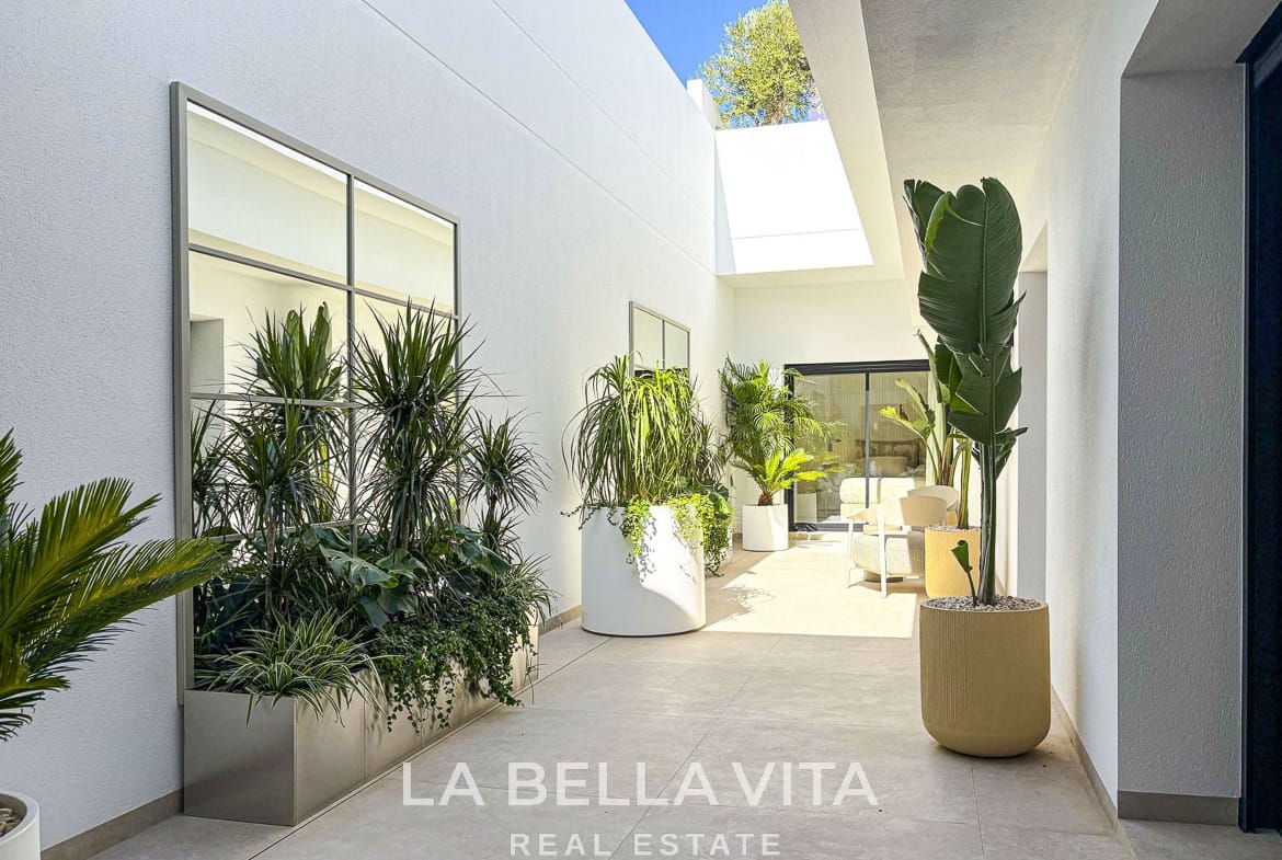 Key Ready Detached Villa with Views, Private Pool and Garage for sale in Ciudad Quesada