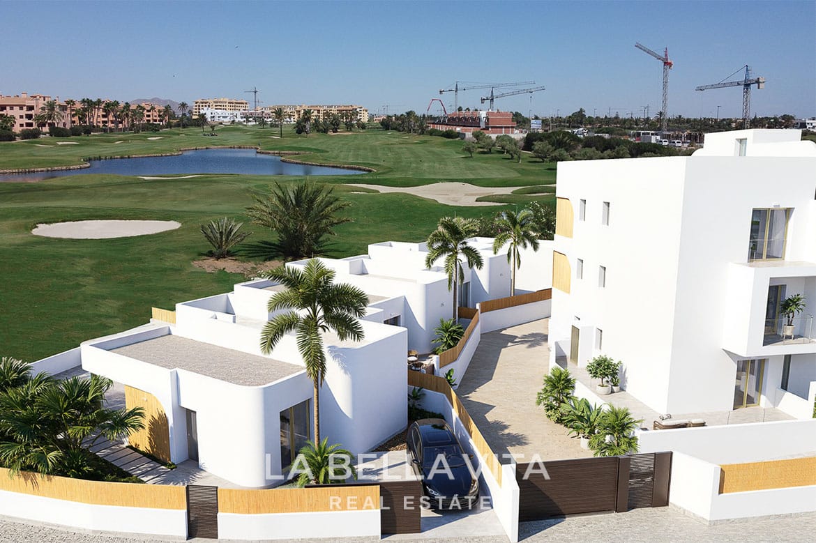 Coastal New Build Modern Golf Apartments with views for sale in La Serena, Los Alcazares, Spain