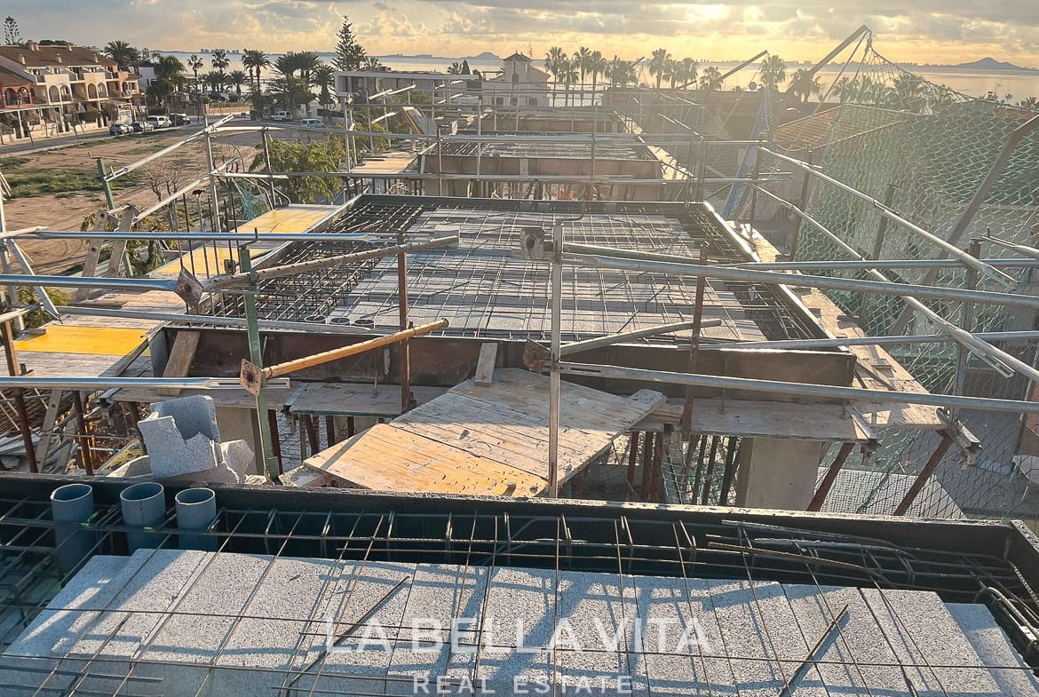 Exclusive New Build Villas with Private Pools for sale just 150 m from the Beach in Los Alcázares, Murcia