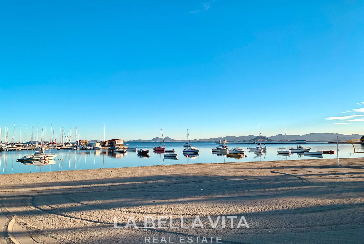 Exclusive New Build Villas with Private Pools for sale just 150 m from the Beach in Los Alcázares, Murcia