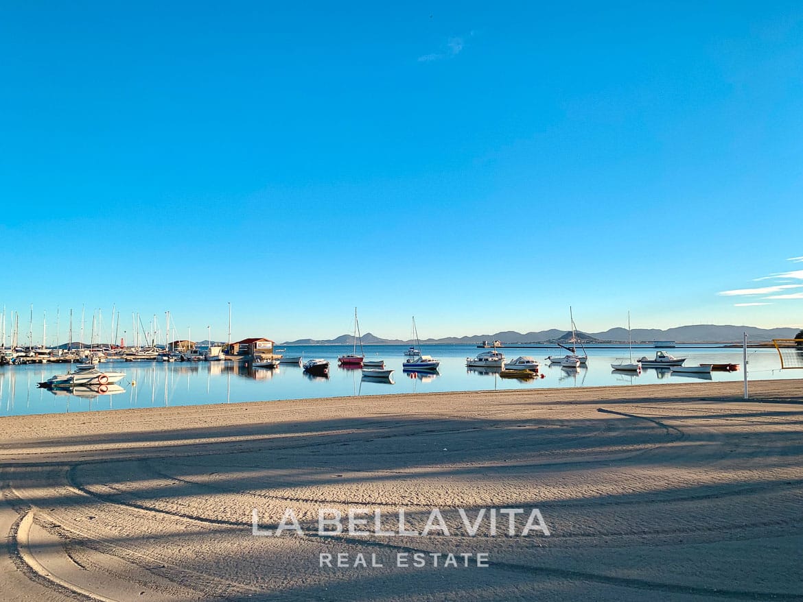 Exclusive New Build Villas with Private Pools for sale just 150 m from the Beach in Los Alcázares, Murcia