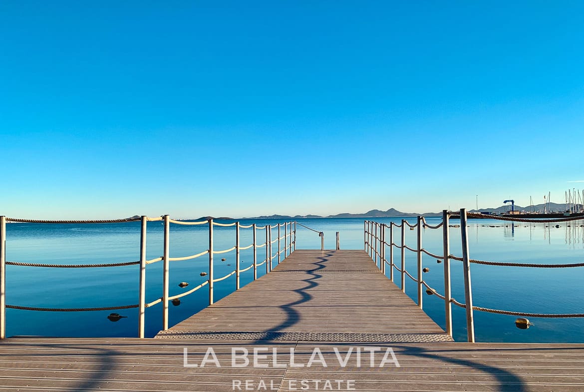 Exclusive New Build Villas with Private Pools for sale just 150 m from the Beach in Los Alcázares, Murcia