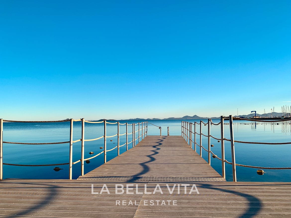 Exclusive New Build Villas with Private Pools for sale just 150 m from the Beach in Los Alcázares, Murcia