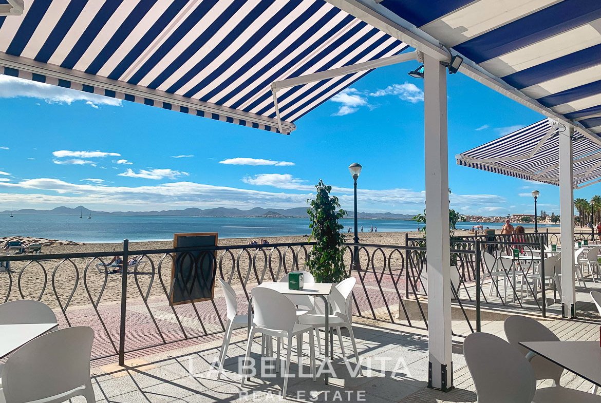 Exclusive New Build Villas with Private Pools for sale just 150 m from the Beach in Los Alcázares, Murcia