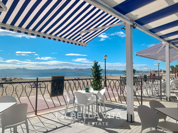 Exclusive New Build Villas with Private Pools for sale just 150 m from the Beach in Los Alcázares, Murcia